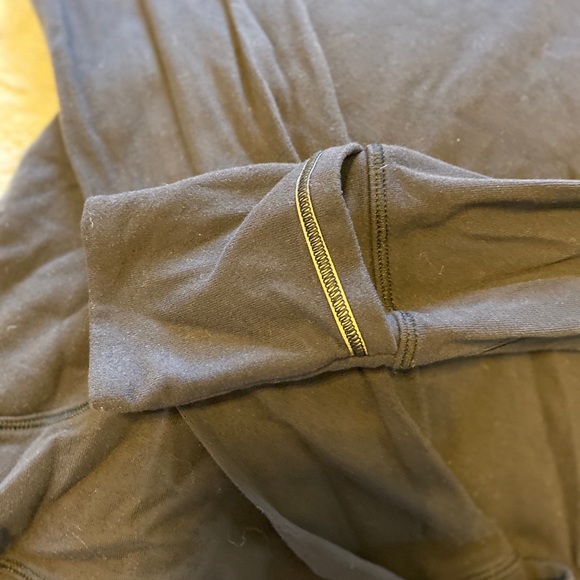 LULULEMON HALF ZIP PLEAT BACK PULLOVER - Picture 3 of 7